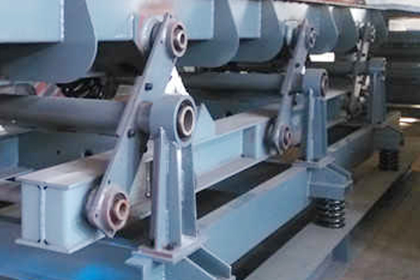 概述慣性振動熱料輸送機(jī)的五大特點